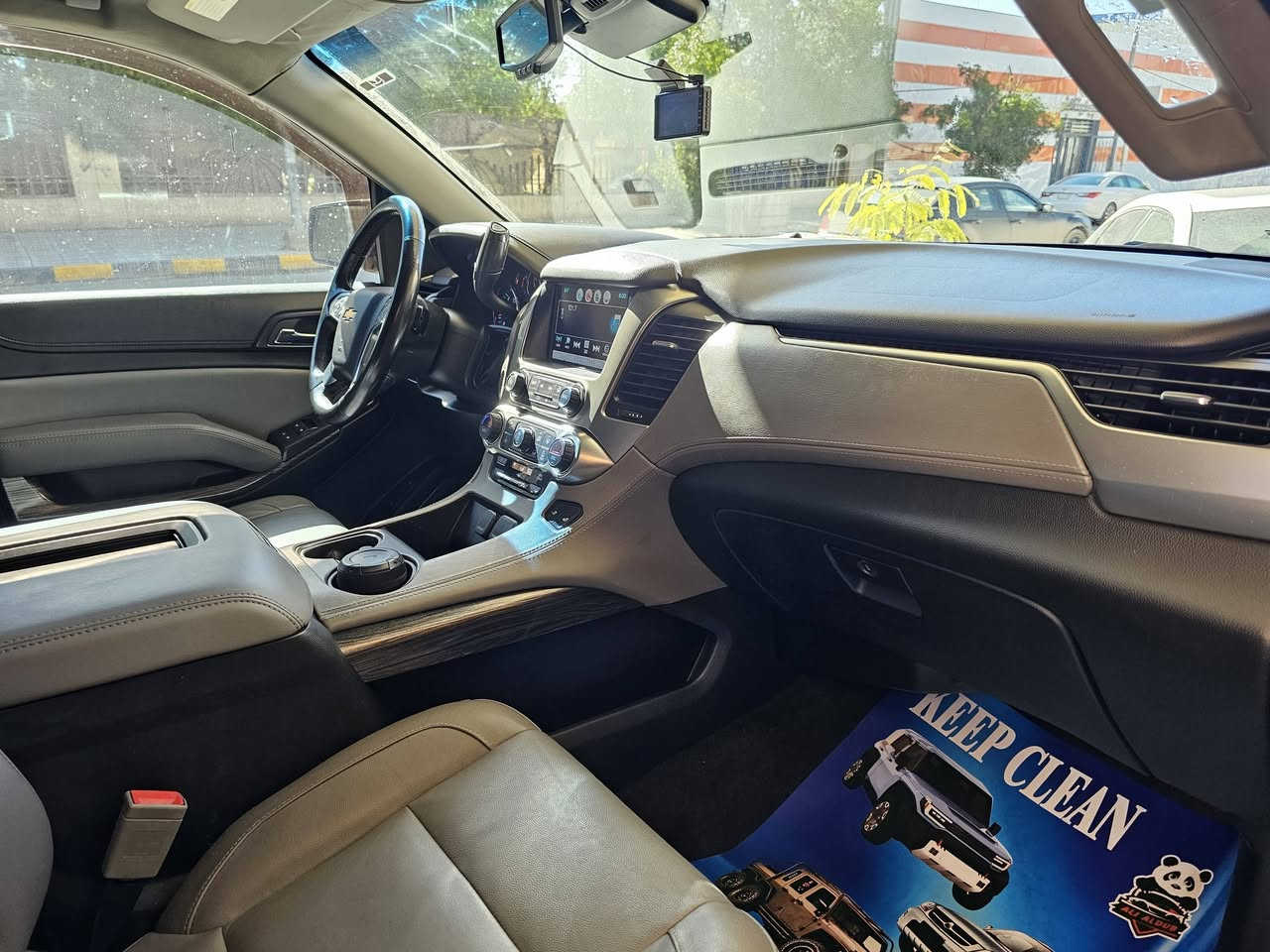 السلام عليكم للبيع تاهو 2018 كامل مواصفات فتحه  ستيرن كهرباء بصمه ماشيه 94 الف حادث جانبي بابين رقم بغداد بأسمي للستفسار الاتصال ***********
