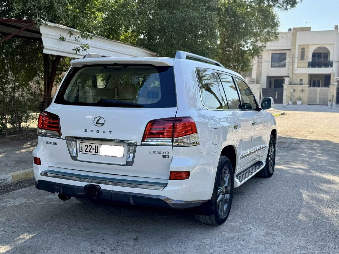 لكزز 2014 سبورت 
السياره مكفوله كفاله عامه من الصبغ ولظربه

فول مواصفات 1/1
بصمه 
ماشيه 97الف
كشنات جلد +خزن ميموري+كهرباء+حار بارد 
فور ويل +جكات 
فتحت سقف +شاشاكشنات 
صندوك كهرباء+حساسات خلفيه +كامرا 
ثلاجه 
فور ويل +ثلاث انضمة قياده 
راكب 7+قطع تبريد3
شاشه عدد3
تحكمات ستيرن 
تثبيت سرعه 
السياره جديده بمعنى الكلمه وبعد بيه مواصفات هواي 
ماشيه ٩٧الف 
مكينه كير مكفولات 
عنوان بغداد شارع فلسطين 
معروضه 425
***********
