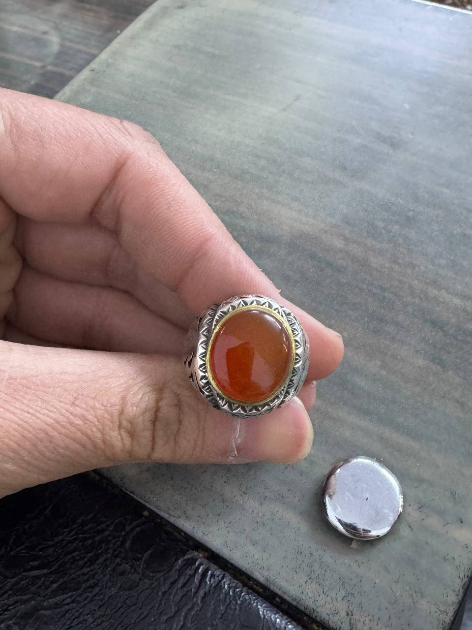 للبيع محابس فضة سعر الواحد 65الف
إذا تأخذهم ثنينهم 120 الف 
الاسود مكتوب بي سورة  ومصور بي كم صورة 
مكاني الشعب***********
