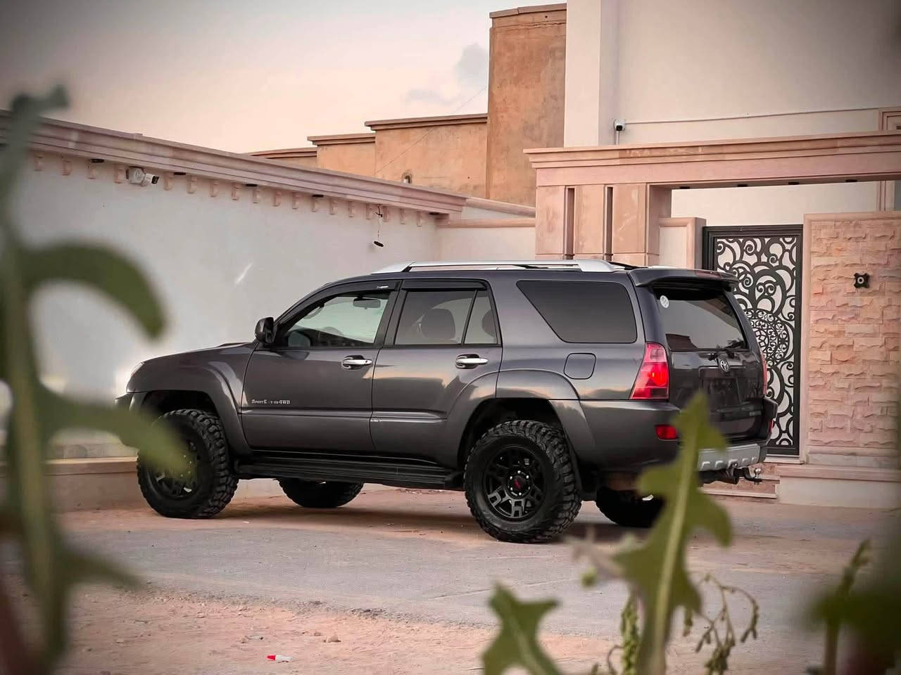 بسم الله تبارك الرحمن
النوع. تيوتا TOYOTA 
الفئة : فور رنر 4RUNNER .    
الموديل : 2007
￼￼
￼￼￼ سعر البيع حرق والاستفسار رقم الهاتف0935408920
￼
سعة المحرك : محرك 40 ￼
المسافة المقطوعة : :
الحالة:درجه اولا بمعنى الكلمه  
الشاصي .. ذهب
 فل الفل رقم 1
زجاج خلقي كهربائي 
كراسي جلد كهربائيه 
فتحه كهربائيه 
تدفئه كراسي تكييف
العيوب :لا يوجد بإذن الله
ناقل الحركة: اوتوماتك
الدفع   رباعي  4WD
ملاحظه. ( السياره سليمه لا يوجد  به حادث زواق الدار بالكامل)
المكان طرابلس ￼￼ مشروع￼الهضبة ￼￼￼￼￼

￼ سعر البيع حرق والاستفسار رقم الهاتف0935408920


**إذا كنت صاحب هذا الإعلان وتريد حذفه لأي سبب، رجاءا أرسل رسالة إلى الدعم الفني**