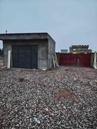 ساحة للبيع • امام غربي • ٥٨٦م