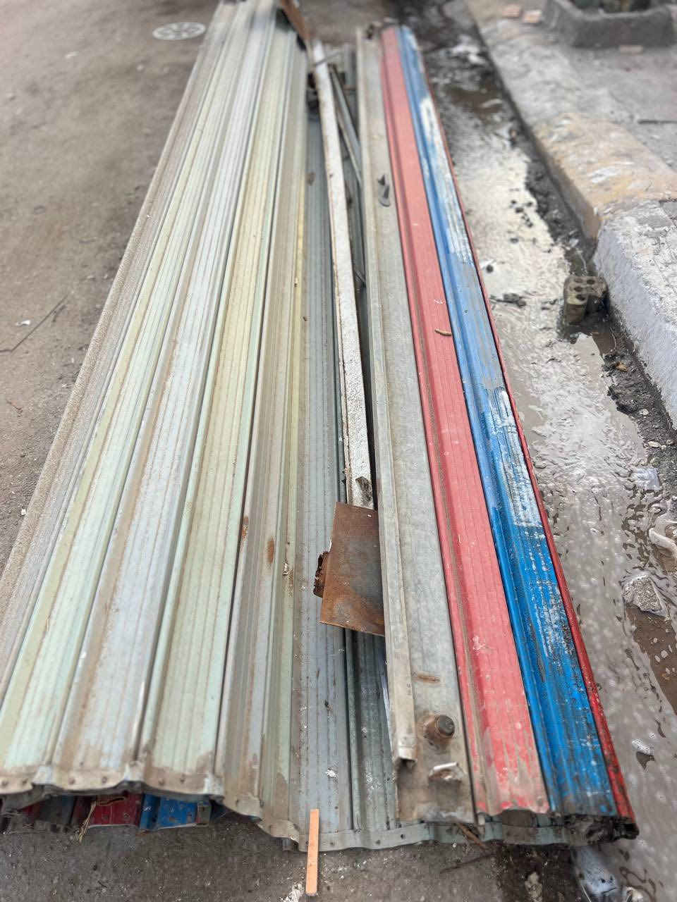 فنر مستخدم شي بسيط 
العرض ٤ امتار 
الاتصال ع خاص فقط 
***********
