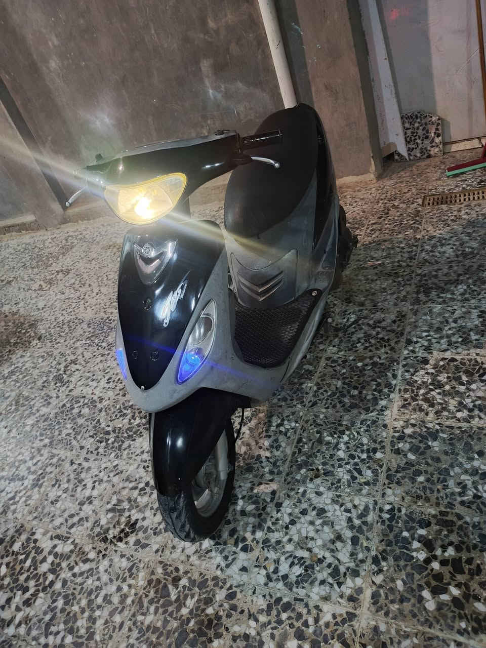 السلام عليكم دراجه للبيع ماكس منغولي 2006 دراجه برغي مامفتوح بيهه محرك مامفتوح شلعه ومعدل شلعه تشك الكاع شك وين ماتريد افحص كهربائيات كلها 
شغاله لايت عالي ناصي اشاير سكن هورن كله شغال قفل ستيرن شغال قفل جنطه شغال 
بس العداد عدي وايره بس تشده يشتغل 
السعر 850 وبيهه مجال مو شراي اطلع كبل 
للاستفسار ***********
