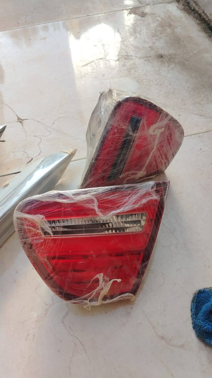 اغراض افانتي للبيع كلهن شغلات وبالشرط عنواني كركوك 
***********
