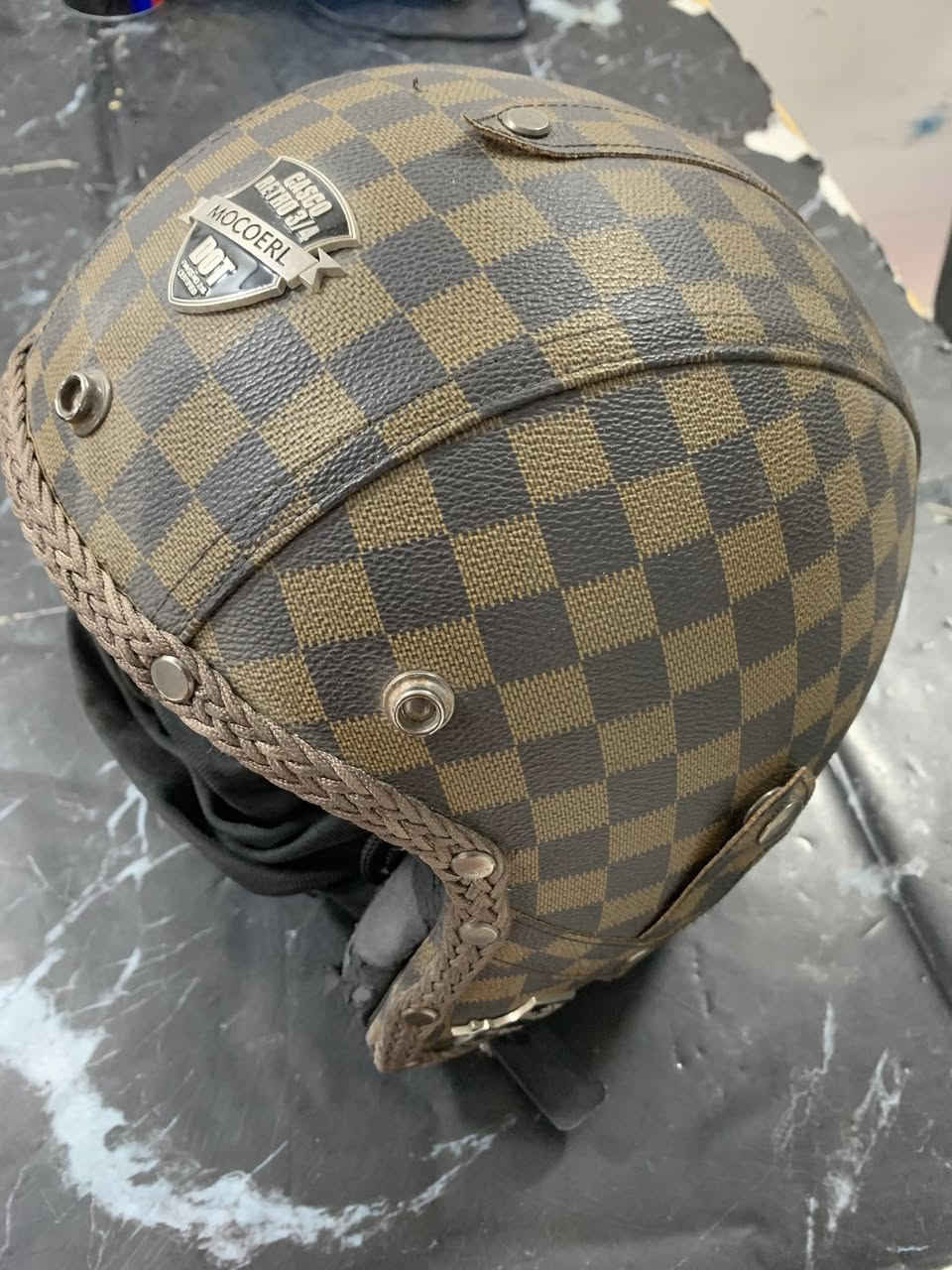 خوذ وصندوق دراجه اصليات للبيع سعر الخوذه الجوزيه 30 والخوذه البيضه 40 وصندوق الدراجه ب 40 كلهن اصليات


**إذا كنت صاحب هذا الإعلان وتريد حذفه لأي سبب، رجاءا أرسل رسالة إلى الدعم الفني**