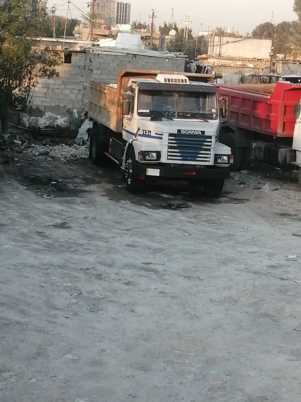 العنوان البياع تقاطع الدرويش ***********
سلام عليكم سكانيا للبيع موديل 86 مكينة سوبر لا صرف ولا بخار گير خمسه بخمسه اكسل باچر
