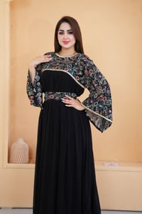 فستان فاتنة بغداد  💕مستمرين بأجمل الموديلات 💕 توصيل مجاني 🚕  جميع القي...