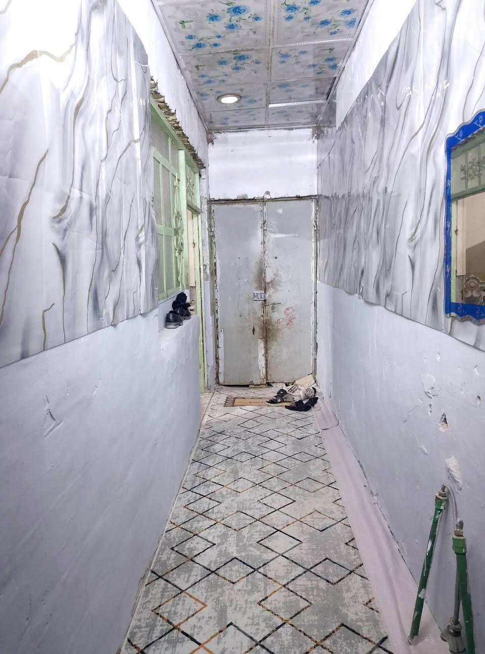 للبيع بيت طابقين بي غرفتين 
الطابق الول استقبال وممر ومطبخ  وغرفه ومنور وتخريج الطبق ثاني صاله بكد المطبخ وغرفه وحمام وتوليت علوه الفحل شارع الفلل


**إذا كنت صاحب هذا الإعلان وتريد حذفه لأي سبب، رجاءا أرسل رسالة إلى الدعم الفني**