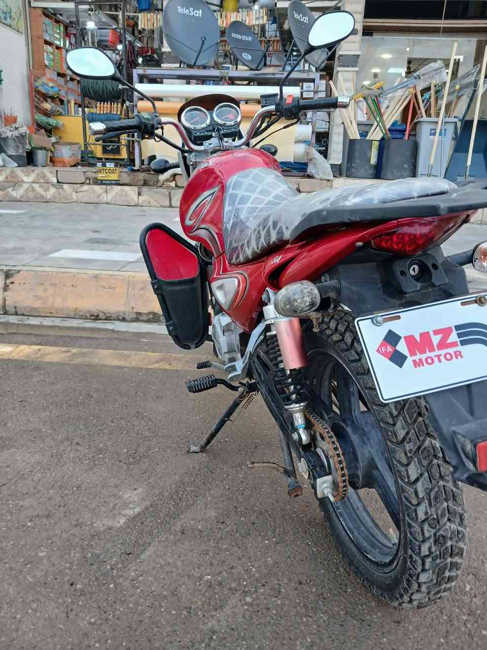 السلام عليكم ماطور للبيع ساو محرك كامل موطور نظيف
السعر 900الف وبي مجال 
***********
