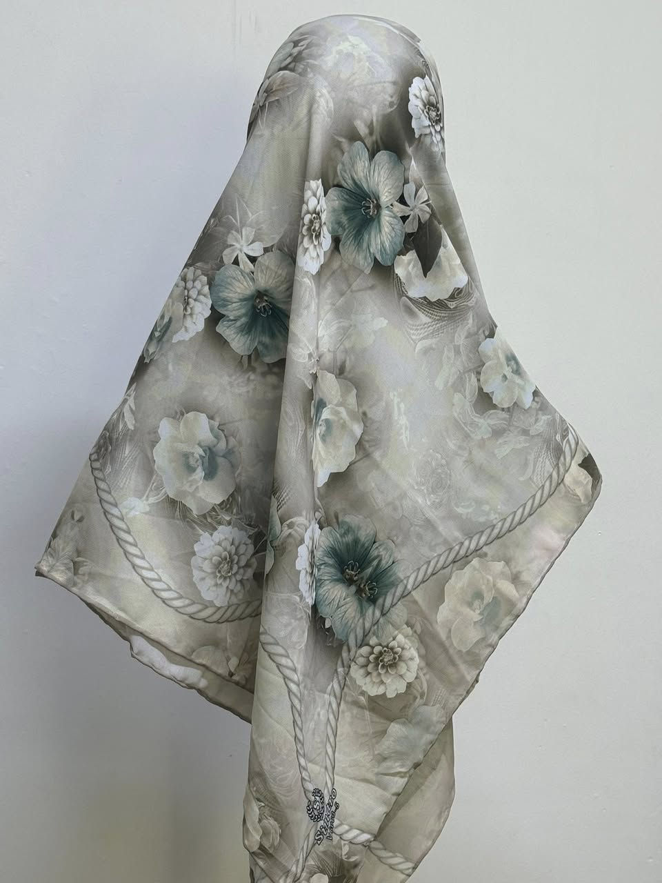 حجابات انيقه وراقية 

قماش مريح وجودة جميلة 
  
قياس ميه وربعين نوع القماش حرير 

يوجد توصيل جميع المحافظات


**إذا كنت صاحب هذا الإعلان وتريد حذفه لأي سبب، رجاءا أرسل رسالة إلى الدعم الفني**