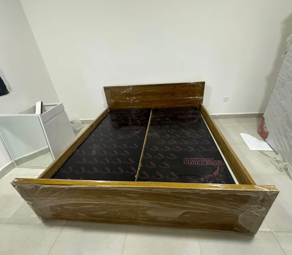 للبيع ..
جرباية سرير خشب صاج اصلي ..
شغل وتصميم درجة اولى 👍
اطار بالرأس العالي والرأس الناصي 
غير مستعملة نهائية 👍
صومية قطعتين ، تكون خفيفة بالنقل و تستفاد منها بالخزن 
قياس 160 / 200
السعر 280 الف وبيها مجال بسيط للشراي


**إذا كنت صاحب هذا الإعلان وتريد حذفه لأي سبب، رجاءا أرسل رسالة إلى الدعم الفني**