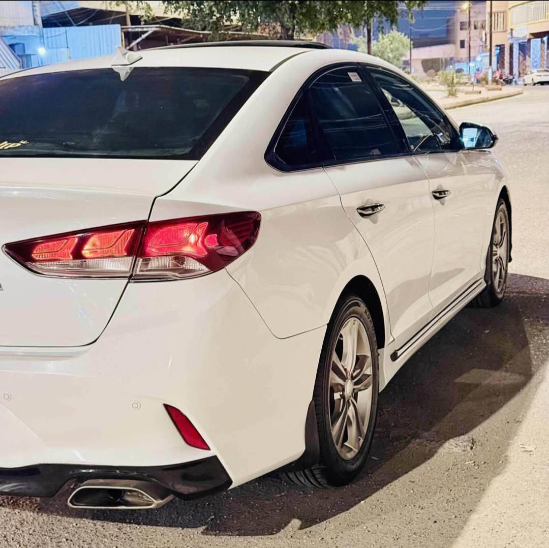 ‏السلام عليكم --- للبيع 
‏سوناتا موديل 2019 
‏ رقم اربيل الدولي 
‏وارد امريكي ماشيه 116 
‏مواصفات فول سبورت 
‏بصمه تشغيل وابواب 
‏سلايت 
‏/ستيرن حرف D 
‏/شاشه جبيره 
‏/كامره 
‏/تحكمات ستيرن 
‏/٣ انضمه قياده
‏/كشنات جلد وكهرباء 
‏/رادار امامي خلفي 
‏/تحديد مسار 
‏/اشاير مري 
‏/يدات نيكل
‏/دبل كزوز 
‏/محرك 2400 بلادي بدون دوانز شرط 
‏/داخل اسود ملكي 
‏
‏حادث (قبق جنطه صبغ فقط بدون دواخل)  
‏والسعر 95 ورقه بيع مستعجل  
‏والشراي يتفضل 
‏‪‪***********‬
‏العنوان بغداد
