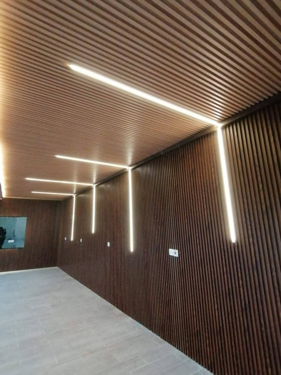 على بركة الله تعالى تم انجاز ديكور داخلي لكوخ  ديكور بديل خشب للسقف والجدران في الجادرية المربع الرئاسي
من عمل مكتب ابو عبدالله للديكورات
للاستفسار
***********
***********
