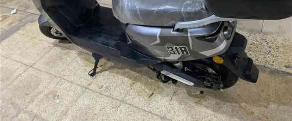 ماطور شحن 318
مستخدم 20 يوم 
دبل سويج،بصمات ثنين 
لايت زينون عالي ناصي 
سرعه 90 حقيقي 70
شحنه وحده تمشيك 60 كيلو
بطاريات دبل  
مانع انزلاق 
مانع سرقه 
مواصفاته معروفه 
سعر 725
رقم  كورك ***********
رقم اسيا ***********
أو خاص
