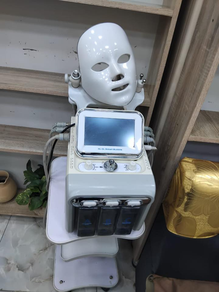 كلشي وسعره مكاني بغداد. القادسية. استعمال قليل الكراسي مصارلهن 4اشهور***********
