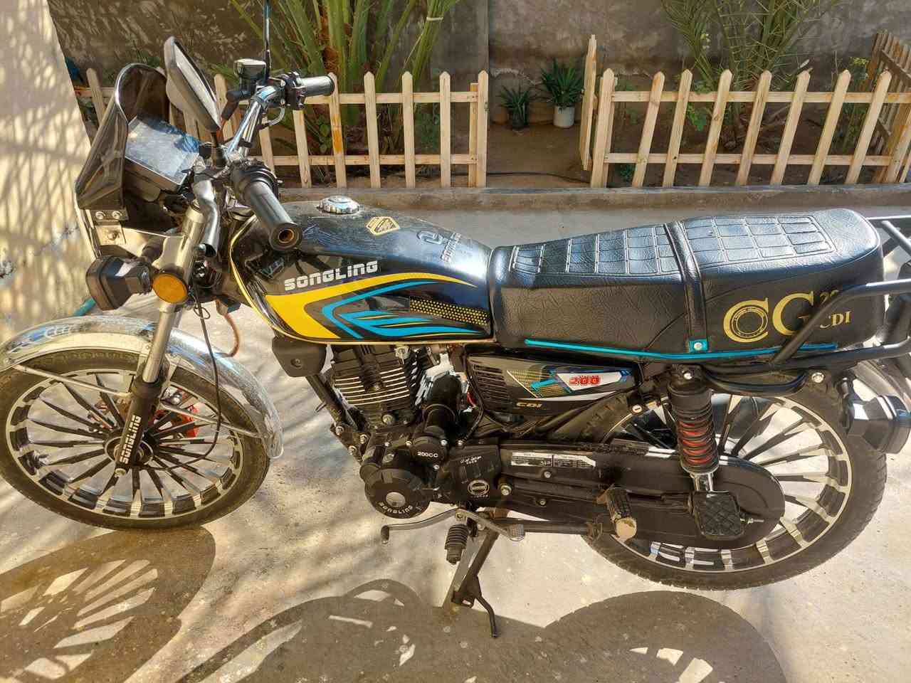 سلام عليكم سيفان 26
دراجه جديده ونضيفه مابيه اي نقص 

شراي اتصل *********** 
خاص ما متواجد 
مو شراي اعبرر
