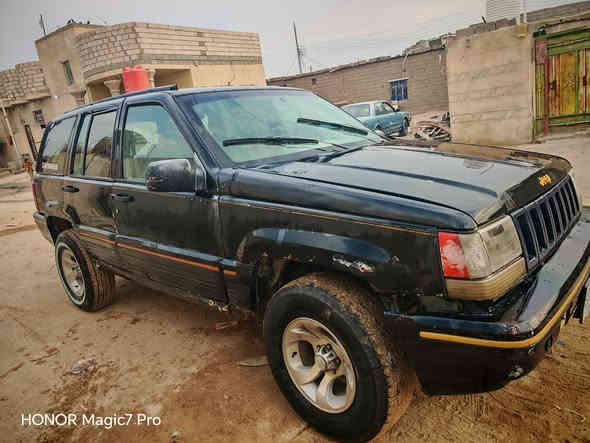 سلام عليكم جيب شيروكي موديل 93 مكينه 2500 نضيفه رقم نينوى ماندل راعيها أبيع بدون راعي أتعهد من سريقه فقط سعر 25
***********
