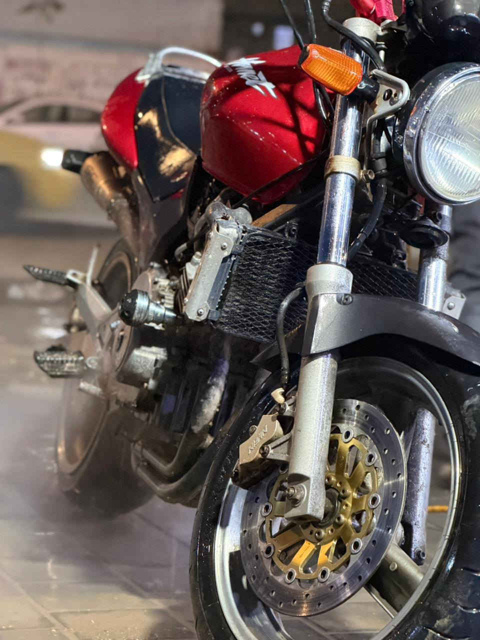 سلام عليكم دراجه بطح للبيع شغاله مابيه شي مايشتغل حلو مرتبه نصبته ضيم شلعه مشيه خير من الله شاير شغاله صالنصه مرعبه بكان دراجه بغداد مدينت الصدر سعر خاص رقم الهاتف *********** ياريت بدون تعليق سلبي
