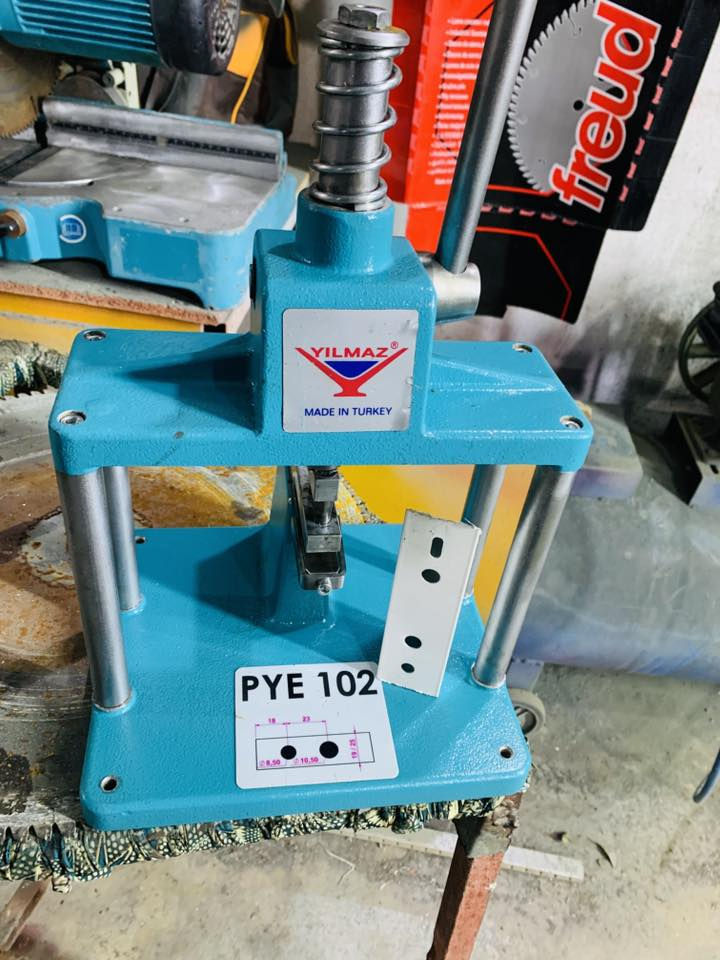 للبيع ثاقبة سلايت اخو الجديد استعمال كلش قليل للأستفسار اتصل او تفضل خاص
***********
***********
يوجد توصيل
