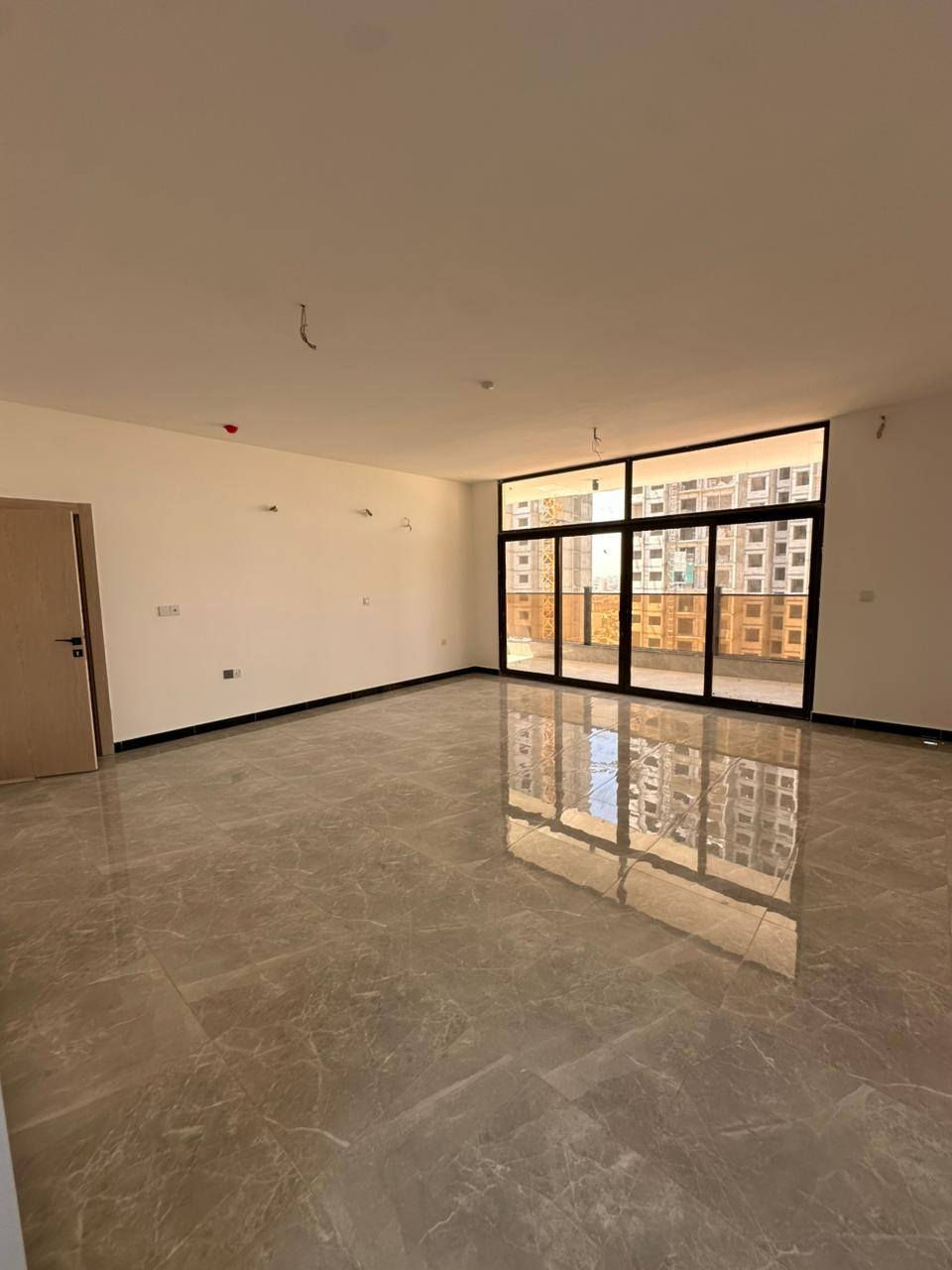 شقه للبيع 💥
مجمع المنصور سيتي 
مساحه 176
3 غرف
 طابق 14
بسعر مناسب 
استفسار : 
***********
