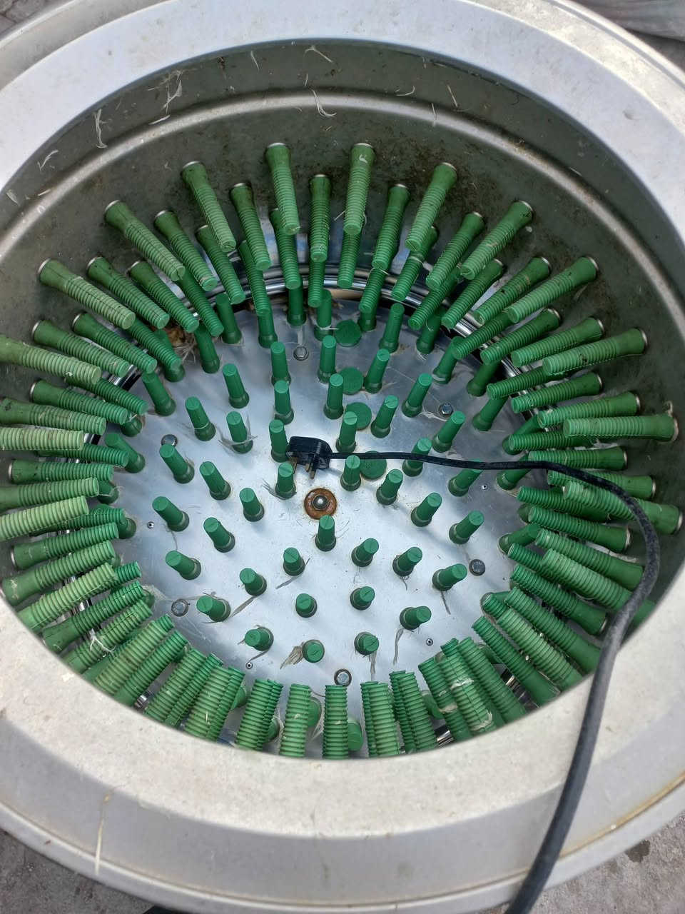 سلام عليكم للبيع صماطه دجاج درجه اوله لحجم لجبير مستعمله شي كلش قليل ما صار شهر من اخذتها مكاني لدوره شارع ٦٠ لستفسار اكثر اتصل او راسل ***********
