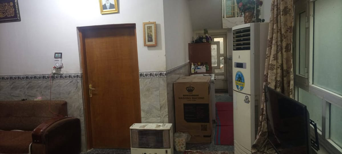 دار للبيع طابو زراعي سند 25 مساحه 150م طابقين بناء 2015 يحتوي على ثلاث غرف نوم واستقبال وكلدور ومطبخ ومجمع صحيات متكامل الدار نضيف وبحاله جيده البكرلي الاولى شارع السفير للاستفسار الاتصال على الرقم ***********او مراجعه مكتبنا الكائن في الجزائر مقابل مجبس التمور أو مدرسه الطريق الى المئه
