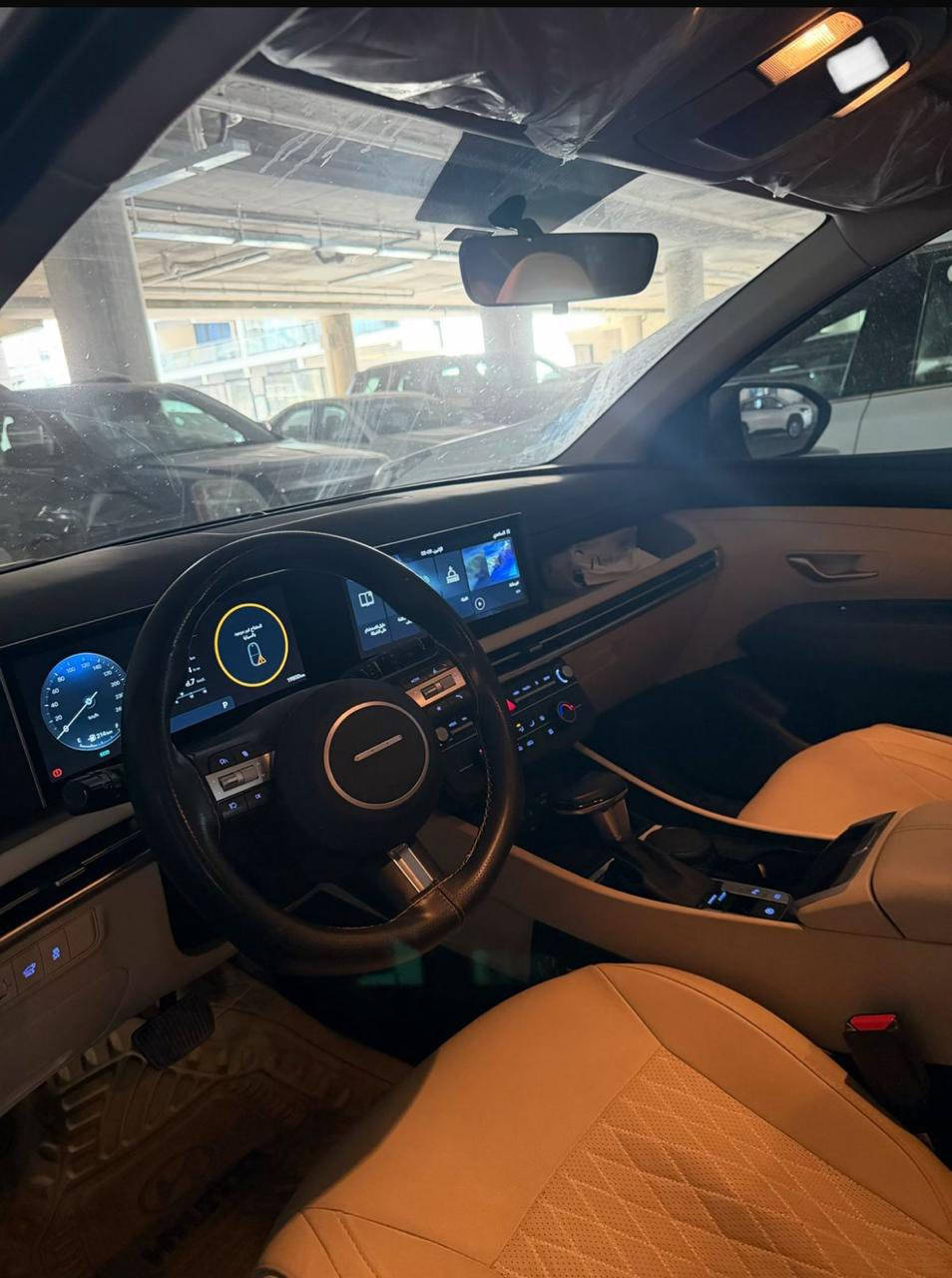 توسان 2025 الشكل الجديد خليجي استلام شركه السياره كفاله عامه كلها بيها شحط بلباب خلفي خفيف  
ورقم بغداد باسمي 
كراسي كهرباء شاشه متصله بردات خلفيه 
سياره كلش جديده ماشيه 20 الف كيلو 
عنوان المنصور سعرها 215 ورقه
***********
