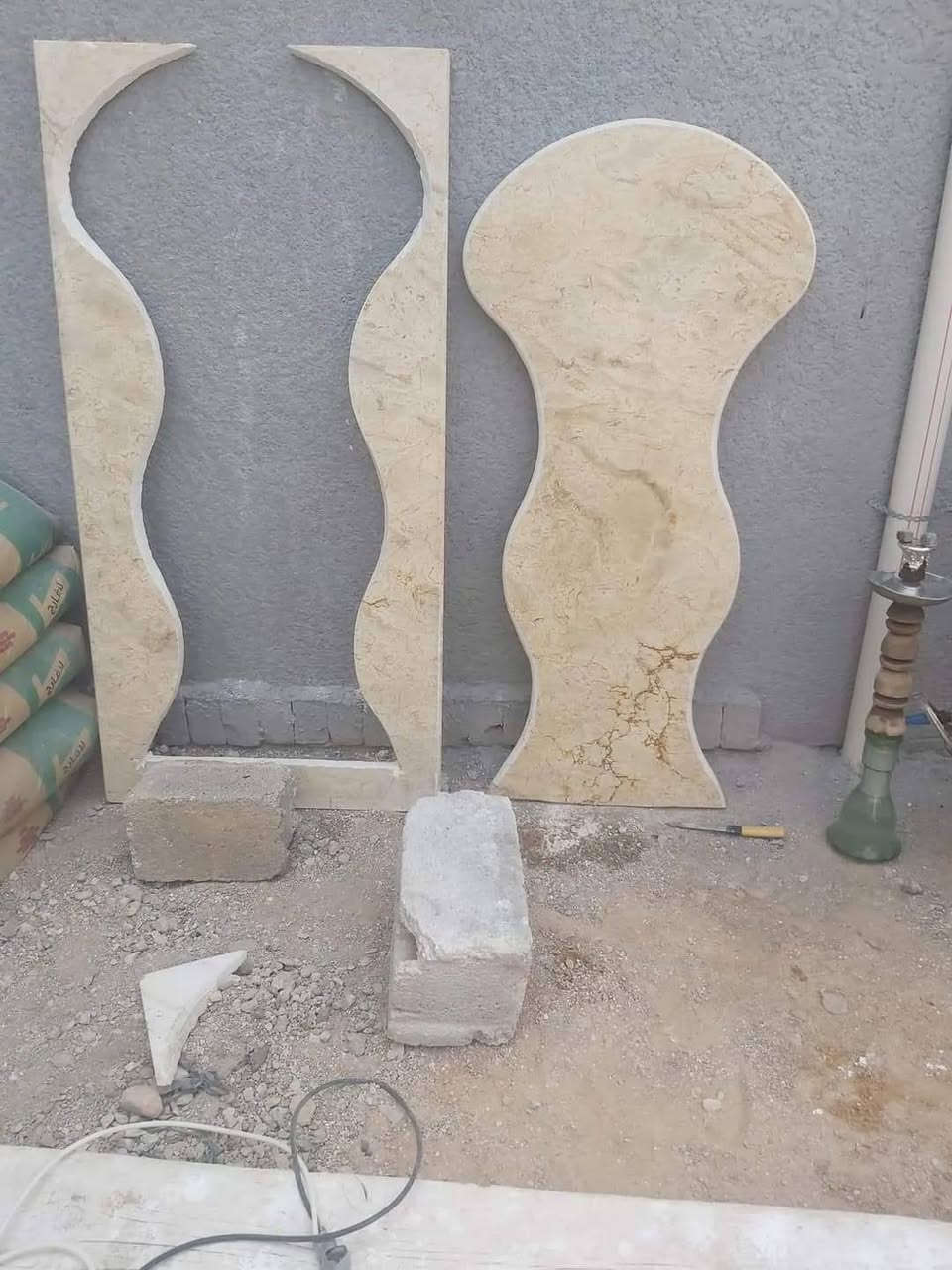 السلام عليكم متفرغ ٣ خلفات سيراميك وبورسلين جدران وارضية ومرمر و گرانيت ودرج باية ومراية العمل درجة اولى تسليم مهندسين اذا ما يعجبك العمل لا تدفع فلوس للاتصال (***********/***********)
