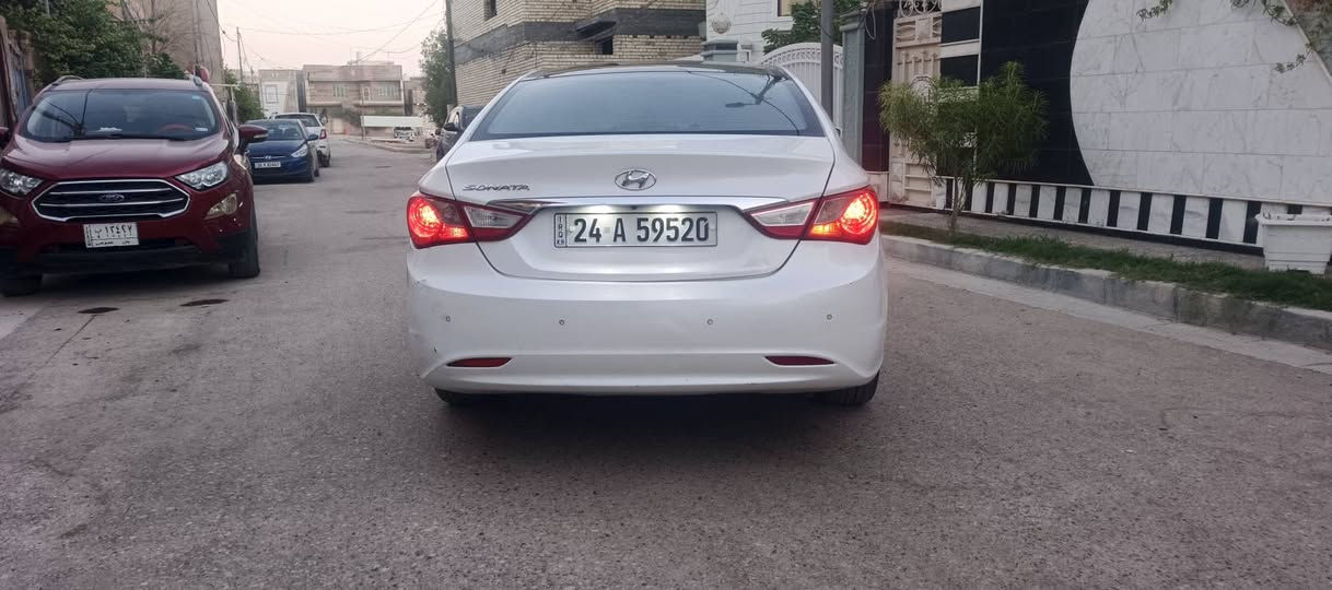سنواتا ٢٠١٣ شكل ١٤ خليجي كفاله عامه من الصبغ بيها بارد قليل موضح بالصور رقم دهوك باسمي سنويه وهزه جديده لحد ٢٠٣٠
بانوراما
خمسه ويل كب ١٧
تخم تاير جديد
اضافة شاشه تاب وكاميرا خلفيه
ماشيه ٢٨٢ الف 
كير ومكينه وتبريد وحداديه بالنايلون
كشنات جلد ومخمل
السياره نظيفه
نقصها بس جامه اماميه مفطورة
مكاني بالحله
١٤٠ وبيها مجال
***********
