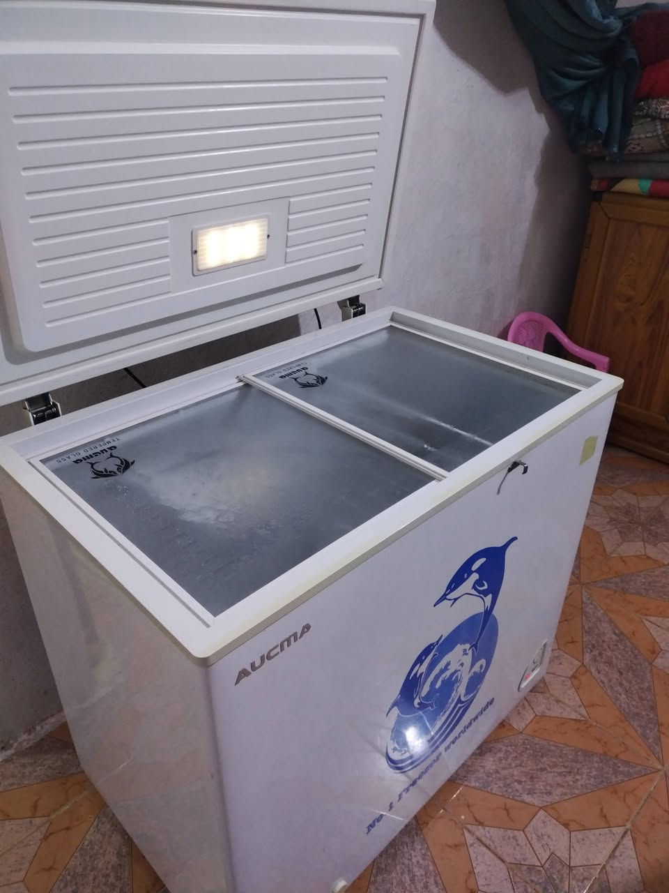 مجمده نظيفه للبيع حجم 10 السعر 175 بعقوبه التحرير الرقم ***********
