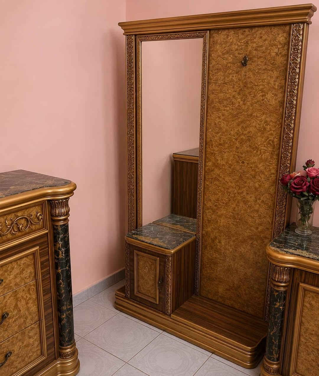 مرحبا عيني
هاذ رقم بس شراي تصل ***********
هاي غرفه البيع لي حب راسني واتساب بس شراي 
سعره قفل مليون 250 كلش حلو ونضيفه
