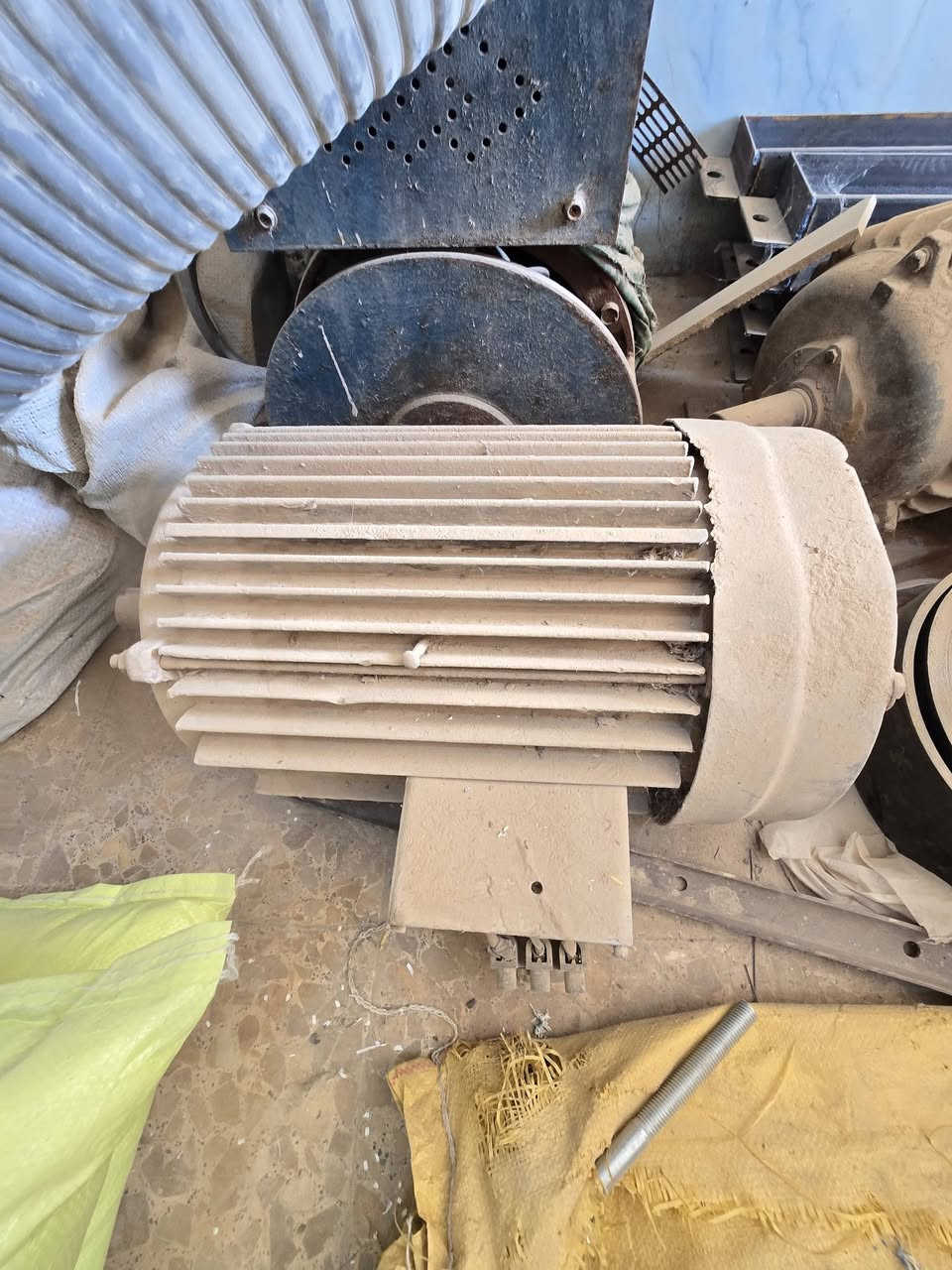 ماطور كهربائي 10حصان صناعي ماطور 7ونص بلغاري ماطور بانزين 4x4 جنريتر 7ونص كي في  او تزرون موقعنا النجف الاشرف _ الحيره
***********
ماطور كهربائي 10حصان صناعي ماطور 7ونص بلغاري ماطور بانزين 4x4 جنريتر 7ونص كي في  او تزرون موقعنا النجف الاشرف _ الحيره
