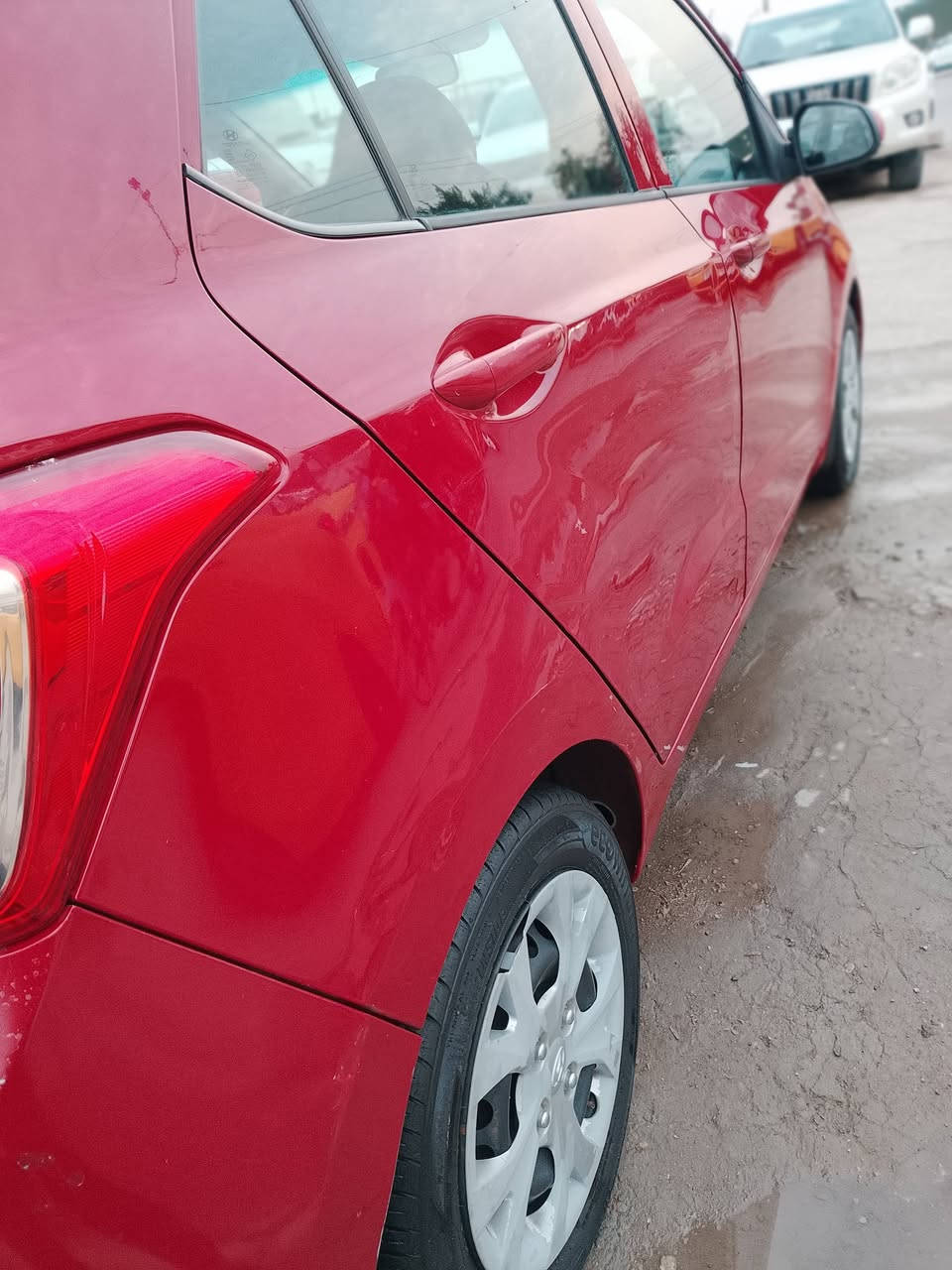 السلام عليكم
هونداي هاشباك موديل 15
سياره بلادي مكفول كفاله عامه كير محرك تبريد مكينه كفاله عامه بلادي 
رقم بغداد مشروع وطني تحويل ثاني يوم 
سعار سياره 90بي مجال شي بسيط 
للعنوان بغداد الحبيبيه نتصل تدلل 
***********
