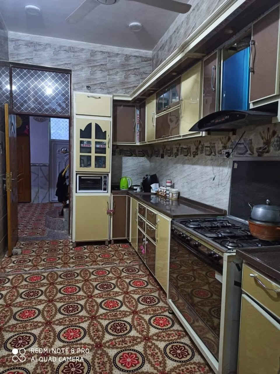 بيتين للبيع المساحه الكليه 400طابو صرف  بناء صب كونكريت وطابوك واحد بناء جديد حي العسكري  قرب مولده ابو جيهان 
سعر الواحد  الجديد ب75
ولثاني 90 
ملاحضه البيوت ماينباع واحد اثنينهن سوه 
***********
