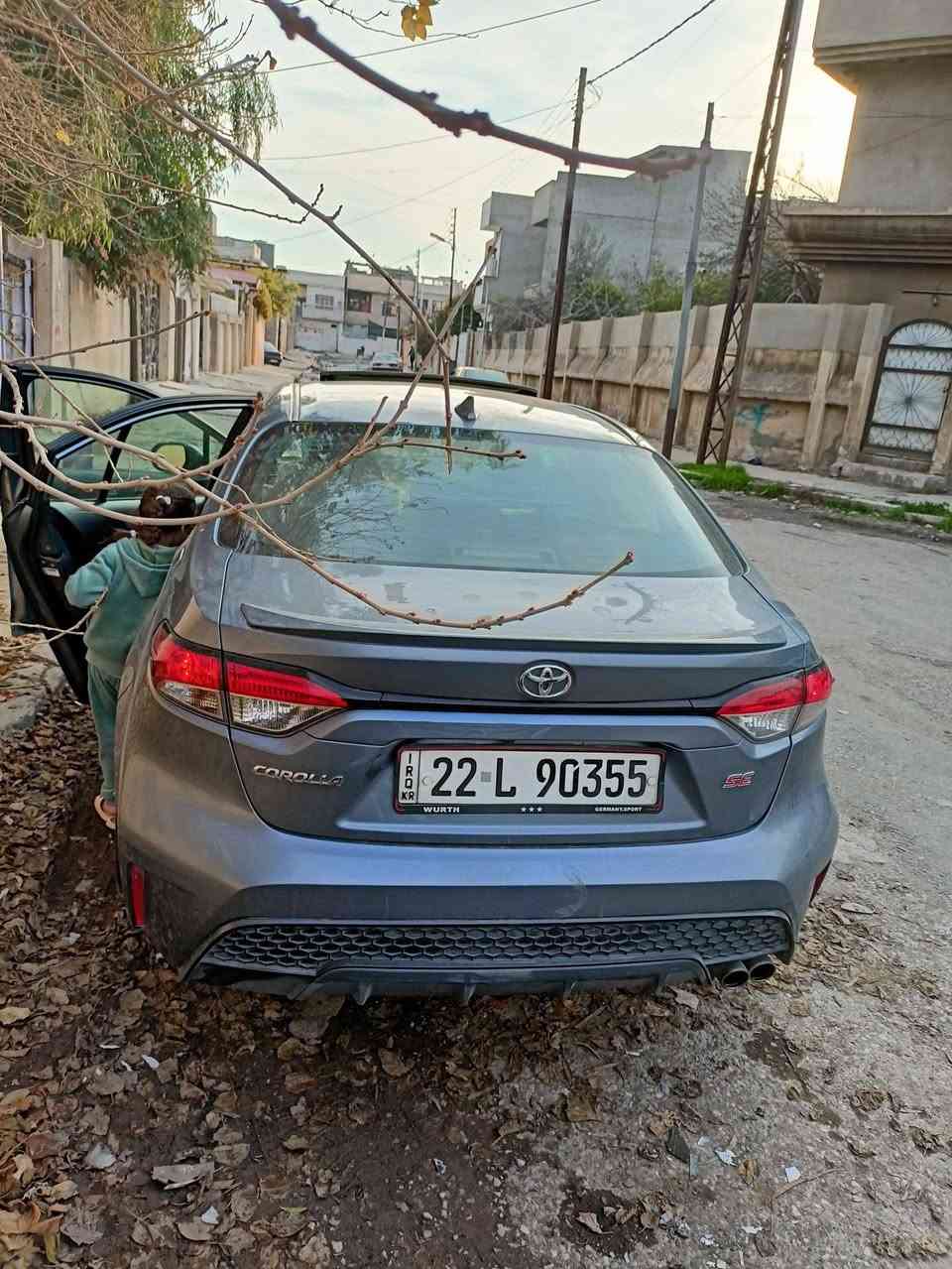 تيوتا كورلا SE بلاص 2022 كندي 🇨🇦 
مواصفات فول 
كشنات تدفئه + تبريد + ستيرن هيتر 
رادرات كامره رادار جانبي 
شاحن لاسلكلي  
فتحة سقف 
نوافذ اوتو 
لايت LED + لد + اوتو + اشاير بل مري 
بريك بصمه اوتو هولد 
تشغيل ذكي + دخول ذكي.....  
الضرر فقط بوند بدون دوخل بدون ايرباك او بيها كلير اوربي قطعتين وارد كندي 🇨🇦
رقم جديدي دولي اريبل سنويه جديدة سياره جاهزة دينار متصرف عليها
                                السعر 165 او بيها مجال 

موقع موصل الستفسار  ***********
*********** موصل, نينوى
