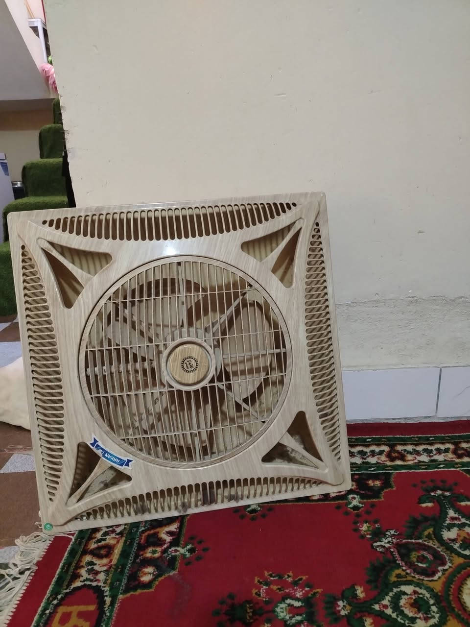ثريات البيع العدد ٠١ وبينكه المكان أبو غرق ايم مول اهل الخير فرع ابي خستاوي عمود ٨٠ اتصل على هذا الرقم *********** قريب معمل الثلج بلحله
