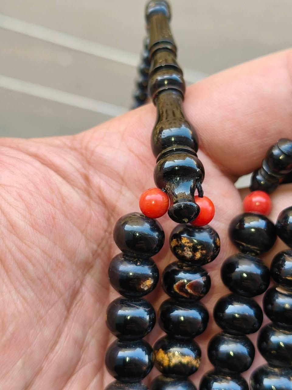 بسم الله ماشاء الله
للمستغفرين الله كثيرا والمسبحين 🙏🙏 والورد اليومي 
📿اقدم لكم قطعة من المرجان الاسود  تعريقات ذهبية 📿
يسر بحر احمر طبيعي وفواصل من المرجان (8حبات)
شاهد وتمليكة من اليسر المعرق   
100 حبة
قطعة تستحق الاقتناء
السعر خاص فقط 
او التواصل واتس 
🔥01229890666🔥


**إذا كنت صاحب هذا الإعلان وتريد حذفه لأي سبب، رجاءا أرسل رسالة إلى الدعم الفني**