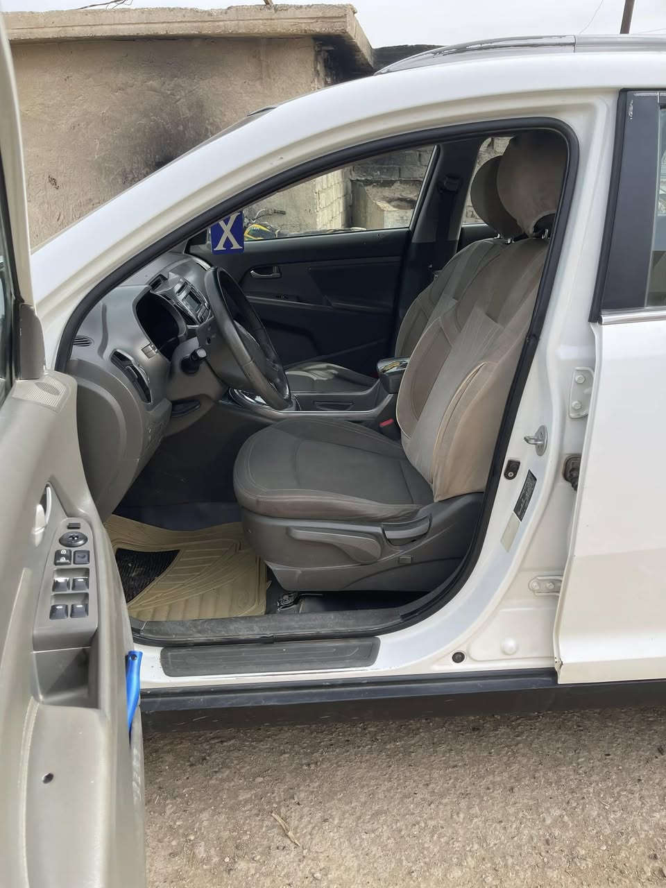 السلام عليكم سبورتج مديل 2011لبيع 105خليجي فول موصفات عدة بصمة سيارة بسم والدي متوفي أبيع تحويل وراك عدي قسام السيارة بيهة بارد بل بنيد شبر وأربع طلقات مضروبة سيارة حلوة خير من اللة ‭0751 611 2884‬ ////*********** مكان السيارة المشاهدة
