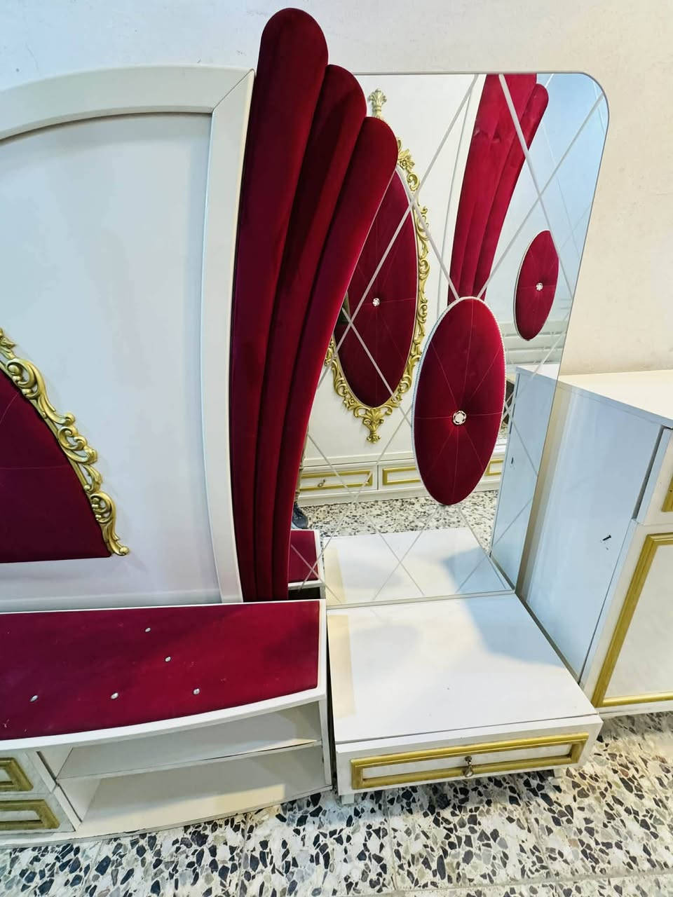 غرفه نوم تركيه 9 قطع نضافه فول نضام سلايد تخبل مال عرسان  سعره 650 الف
يالله نجف


**إذا كنت صاحب هذا الإعلان وتريد حذفه لأي سبب، رجاءا أرسل رسالة إلى الدعم الفني**