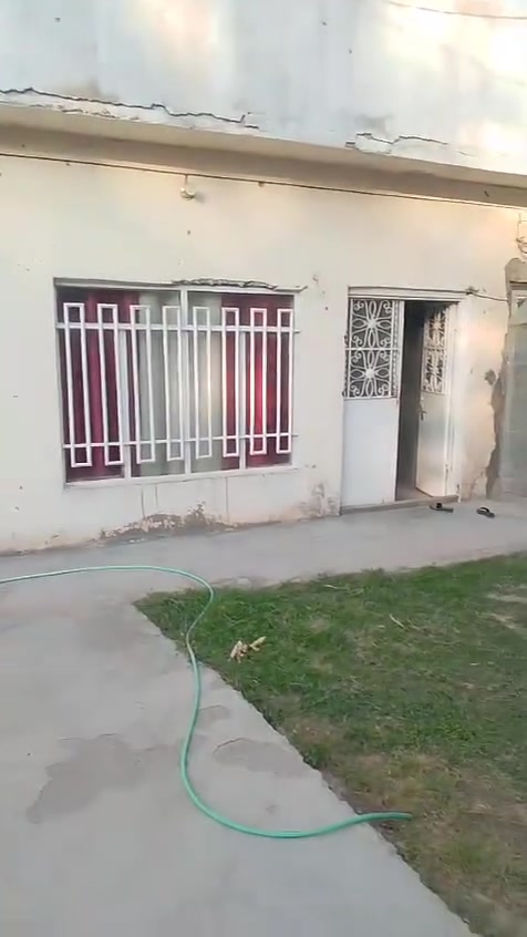 دار للبيع في قضاء المقدادية شارع جزيرة مساحته 350 متر يتكون من 2غرف نوم + صالة +مطبخ +استقبال وصحيات للاستفسار التواصل على هذا الرقم ***********
