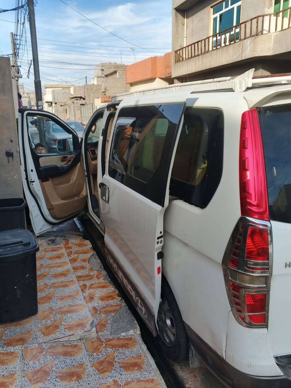 ستاريكس 2010
بدون صبغ
بس تعديل بيها مكانين
سعر ١٥٥وبيه مجال لطيبين
رقم جديد
هزا جديد
***********
واتساب
@@@@@@@ أربيل, العراق
