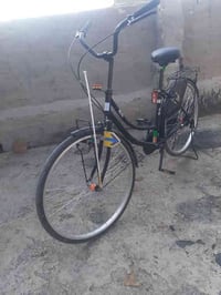 للبيع بايسكل بناتي مكفول لاصبغ ولا شخط بيه نضيف زيرو قبل سبوع من نزلته...