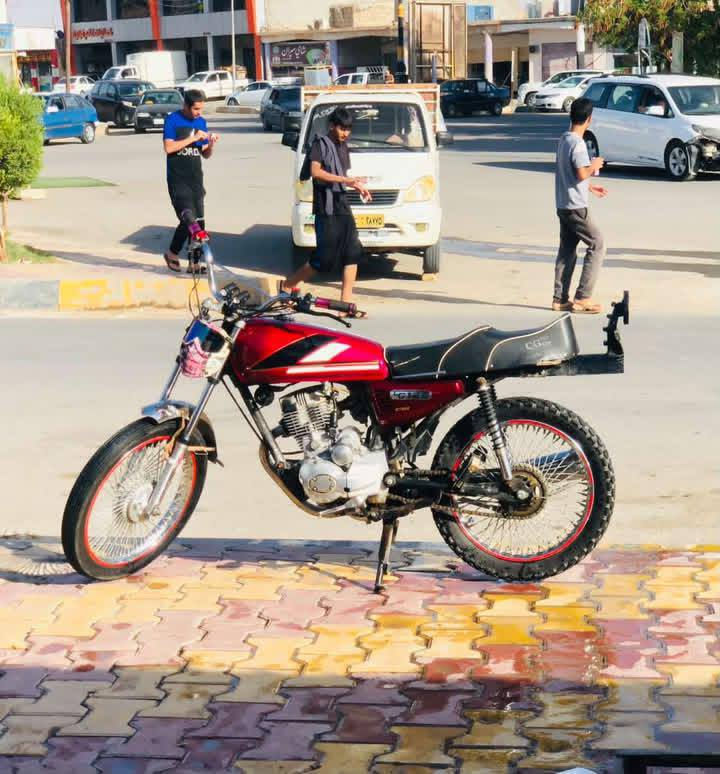 للبيع دراجةرياضية 5 كير السعر 175 وبيها مجال ..الرقم ***********
