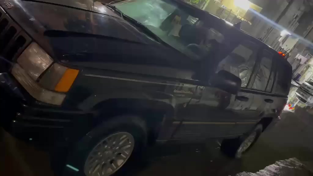 السلام عليكم جيب 94 للبيع بدون لاصبغ ولا معجون سياره جديده گير محرك حدادين تخم تاير تبريد كله جديد رقم انگليزي سعر 48 مكان شعب حي اور رقم ***********
