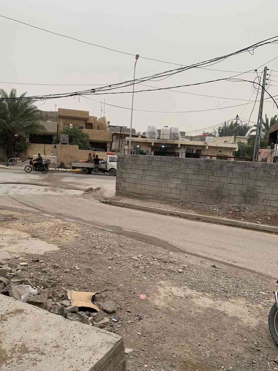 هيكل للبيع الموقع :  بعقوبة بهرز وسط حي القادسية خلف اسواق الامل
المساحة : 150 متر

الوجهية : 7.5

النزال : النزال20

جنس العقار : طابو زراعي سند25

تفاصيل الدار : يحتوي على كراج يلزم سيارة -صحيات خارجية -استقبال- مطبخ - صالة -ومجموعة درج -مناور عدد اثنين -غرفتين نوم وحدة من الغرف سويت الاستفسار الاتصال على الرقم ***********
