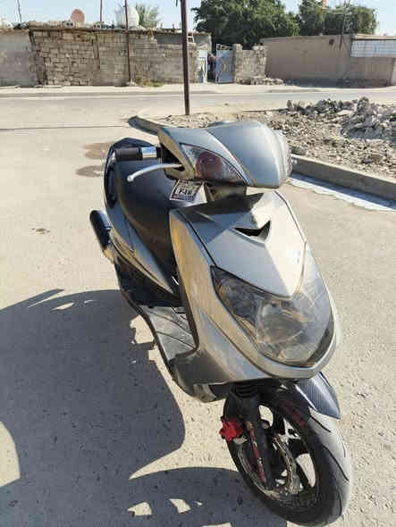 سلام عليكم سكنس فحل رمبه ماشيه 18دراجع جديده مكفوله كفاله عامه ختم واحد بيها كلجات رياضي بيها تزويد دراجه عل وضع الشركه تاخذها ربع مذب عليها مابيها اي نقص سعر 950وبيها مجال مكاني بغداد جسر ديالى ***********
