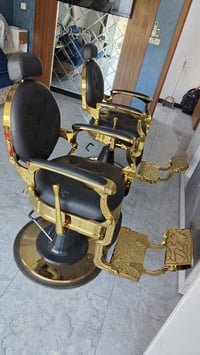 كراسي حلاقة ملكي اثنين نضافة 99% للبيع سعر 975 الف 07714292232/0781079...