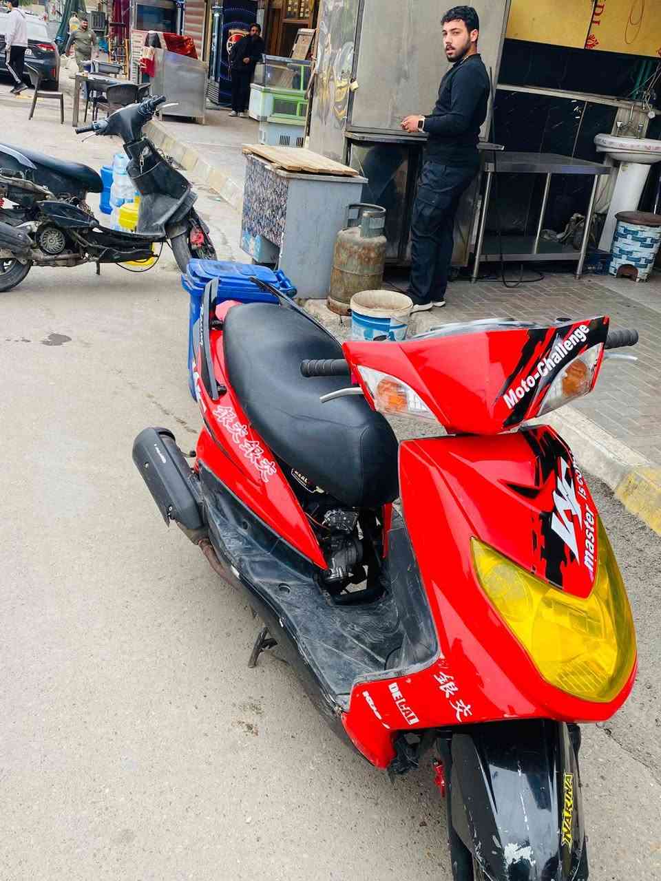 سلام عليكم هاي دراجه سكنس فحل الدراجه كابريتار بس الكابريتار تكطع بس هاي بيها الدراجه59 المكان زيونه السعر خاص وهاذه رقمي بي واتساب***********
