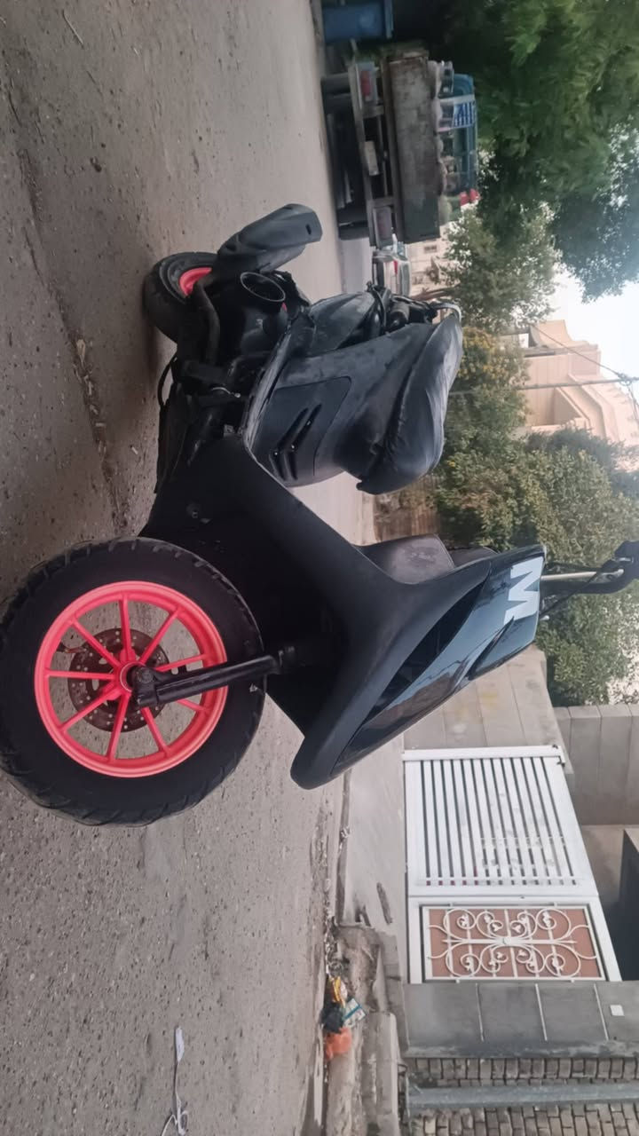 السلام عليكم دراجه مال لعب تخم طائرات جلاتين وياله جده مال لعب سعر 300 ***********.
