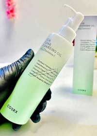 مستحضرات تجميل • مكياج • متوفر